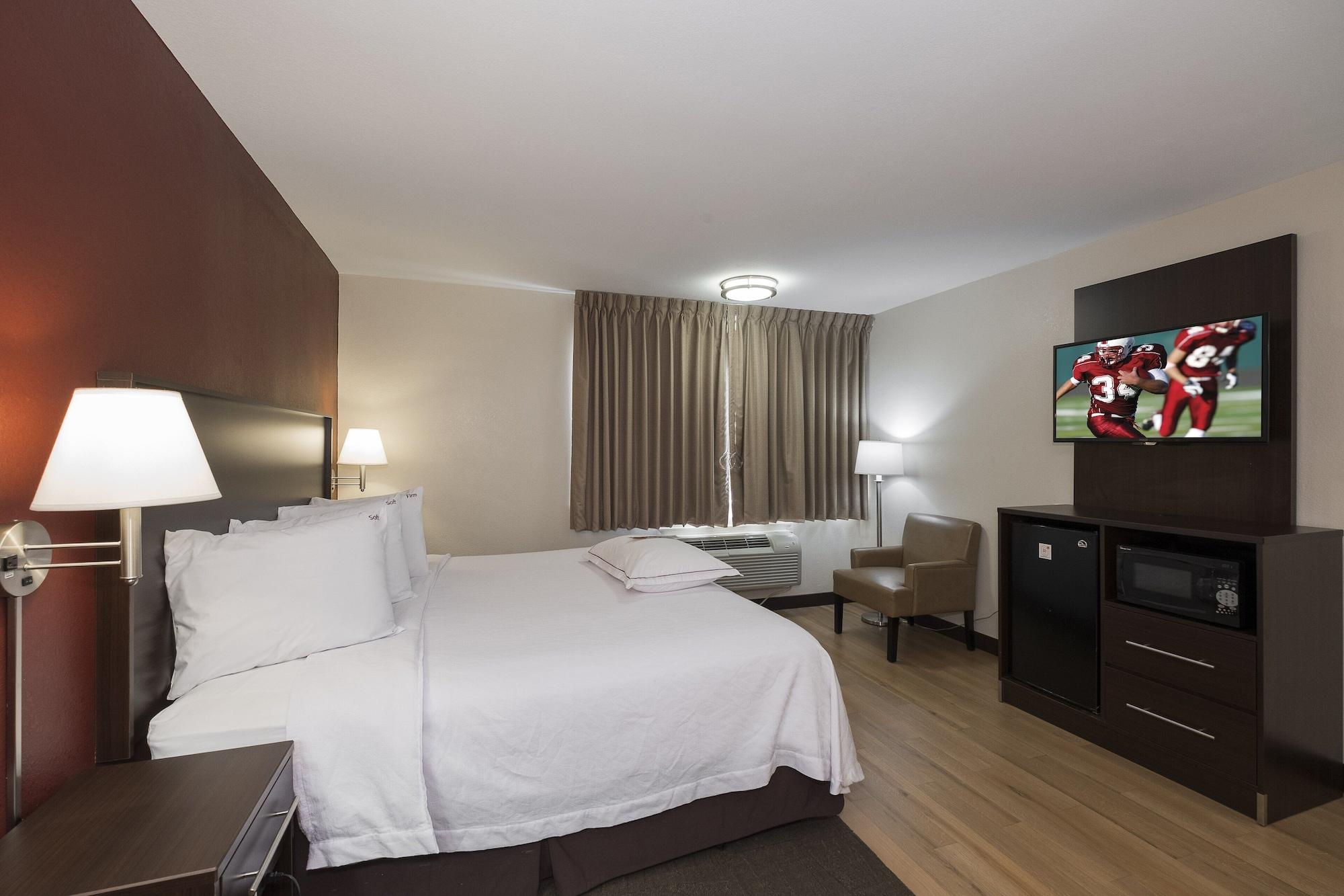 Red Roof Inn Plus+ Poughkeepsie Exterior photo