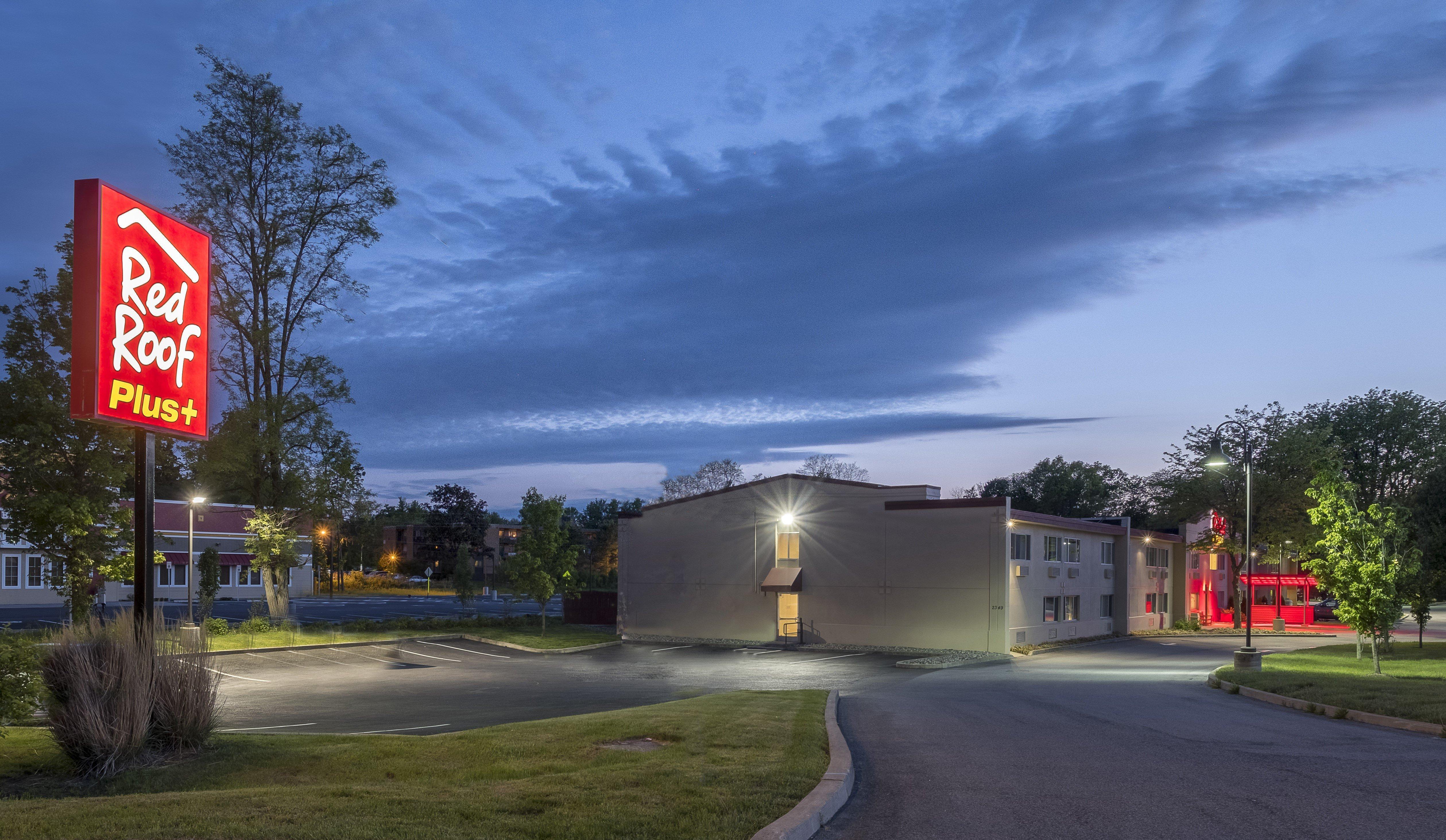 Red Roof Inn Plus+ Poughkeepsie Exterior photo