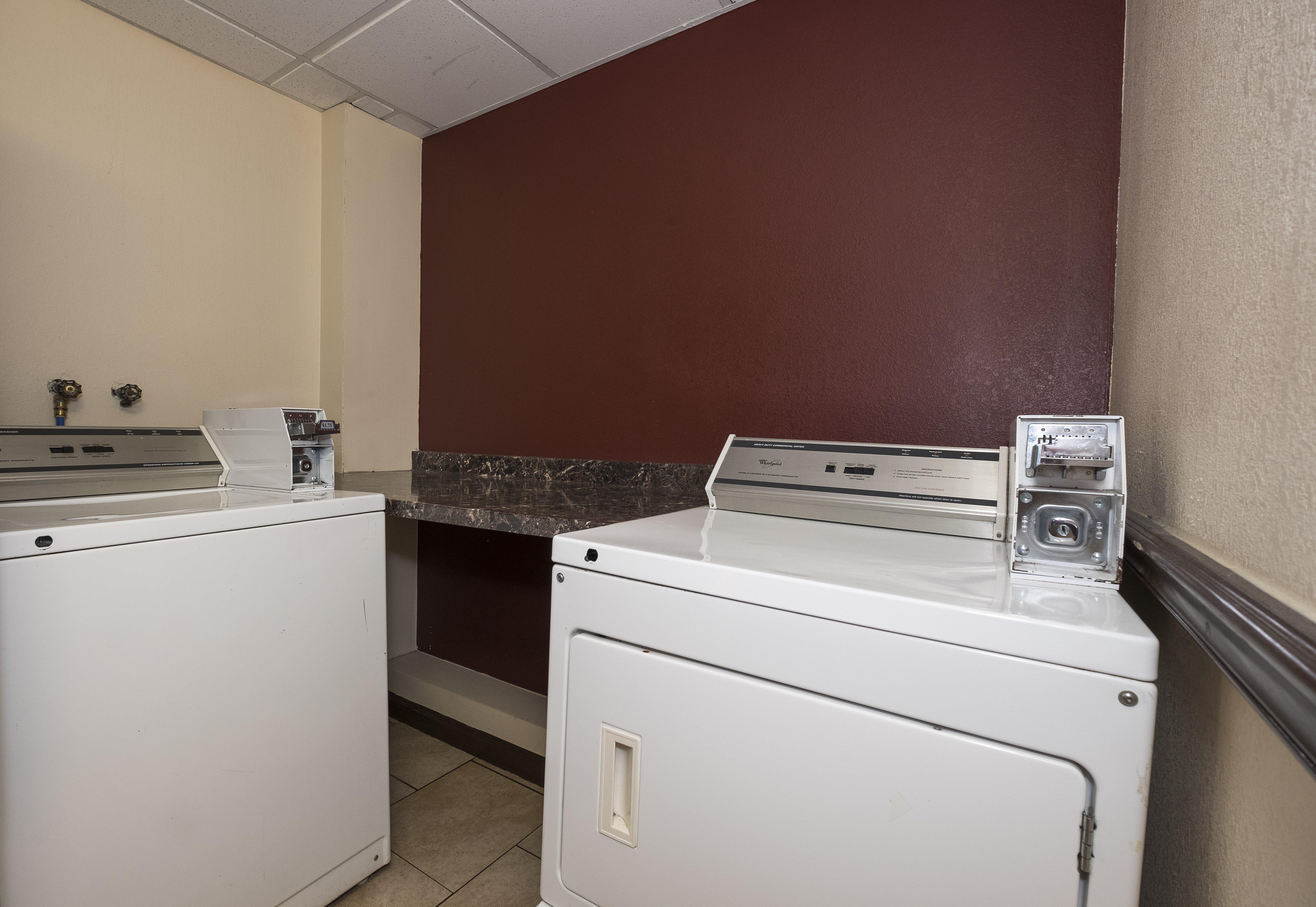 Red Roof Inn Plus+ Poughkeepsie Exterior photo