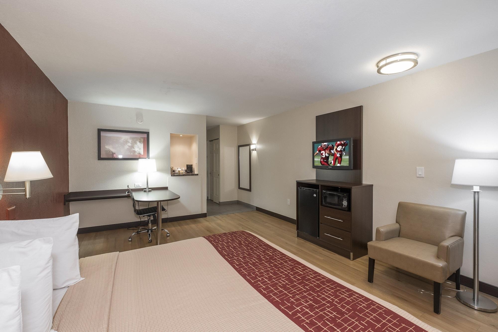 Red Roof Inn Plus+ Poughkeepsie Exterior photo