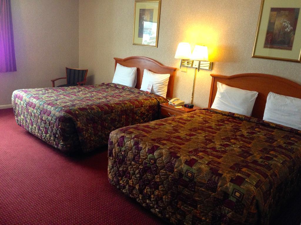 Red Roof Inn Plus+ Poughkeepsie Room photo
